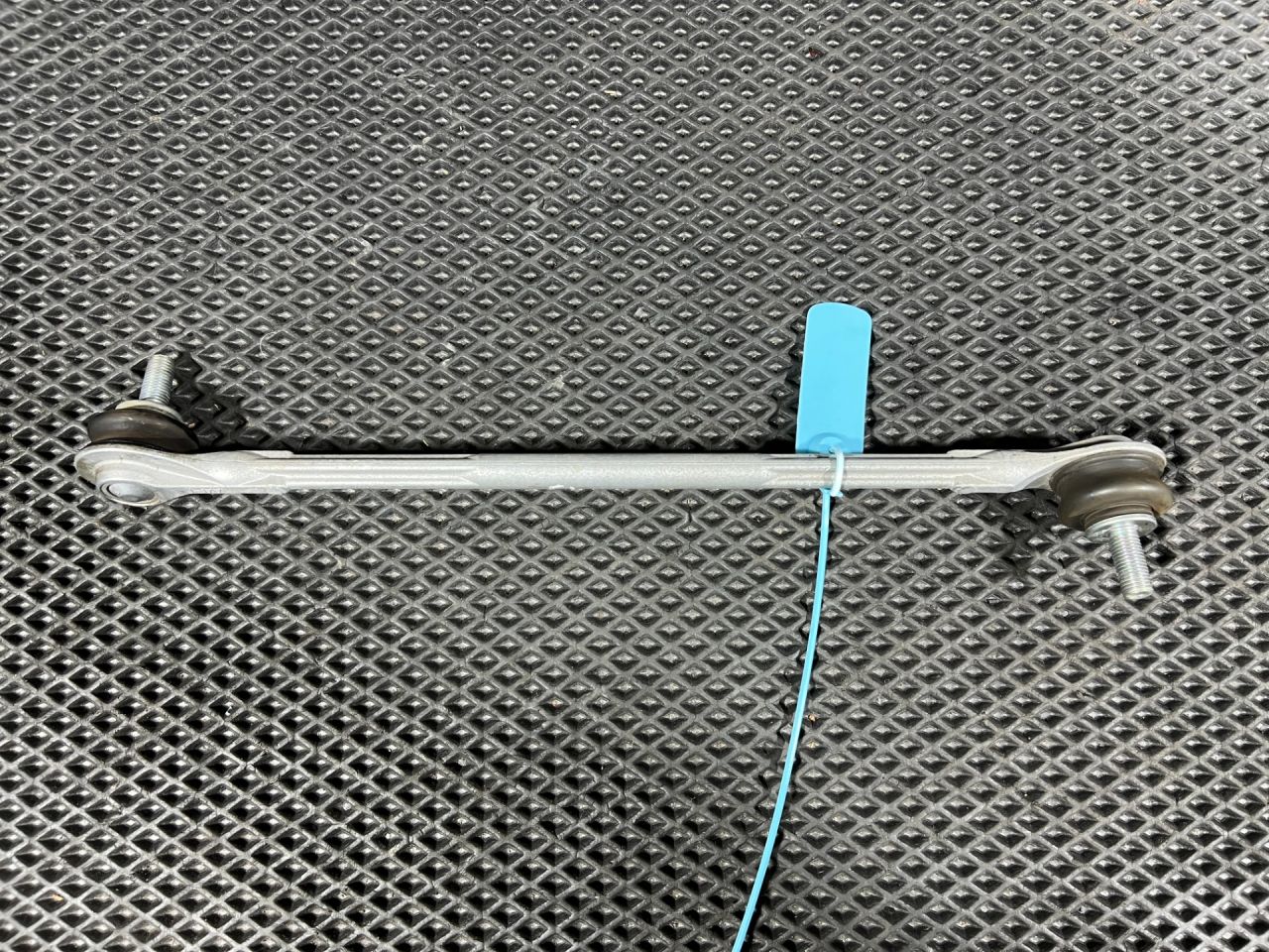 стойка стабилизатора Honda CR-V 6 поколение 2025, 1.5 л., L15B, бензин, АКПП, внедорожник 5 дв., 51320-TVA-A01 - фото №1