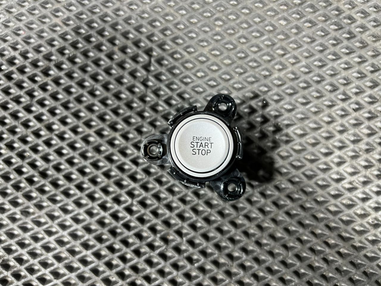 кнопка запуска двигателя Hyundai Tucson 4 поколение 2024, 2.5 л., G4KN, бензин, АКПП, внедорожник 5 дв., 93502N9000LS5 - фото №1