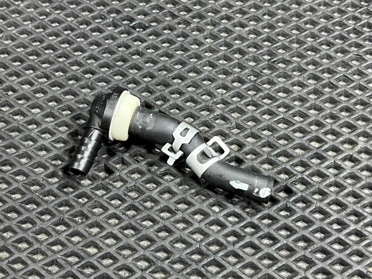 патрубок (трубопровод, шланг) Genesis G70 1 поколение 2019, 2.0 л., G4KL, бензин, АКПП, седан - фото №1