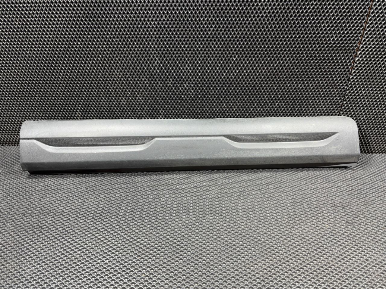 молдинг двери передней левой Ford Bronco Sport 1 поколение 2021, 1.5 л., бензин, АКПП, внедорожник 5 дв., M1PBS20307AC - фото №1