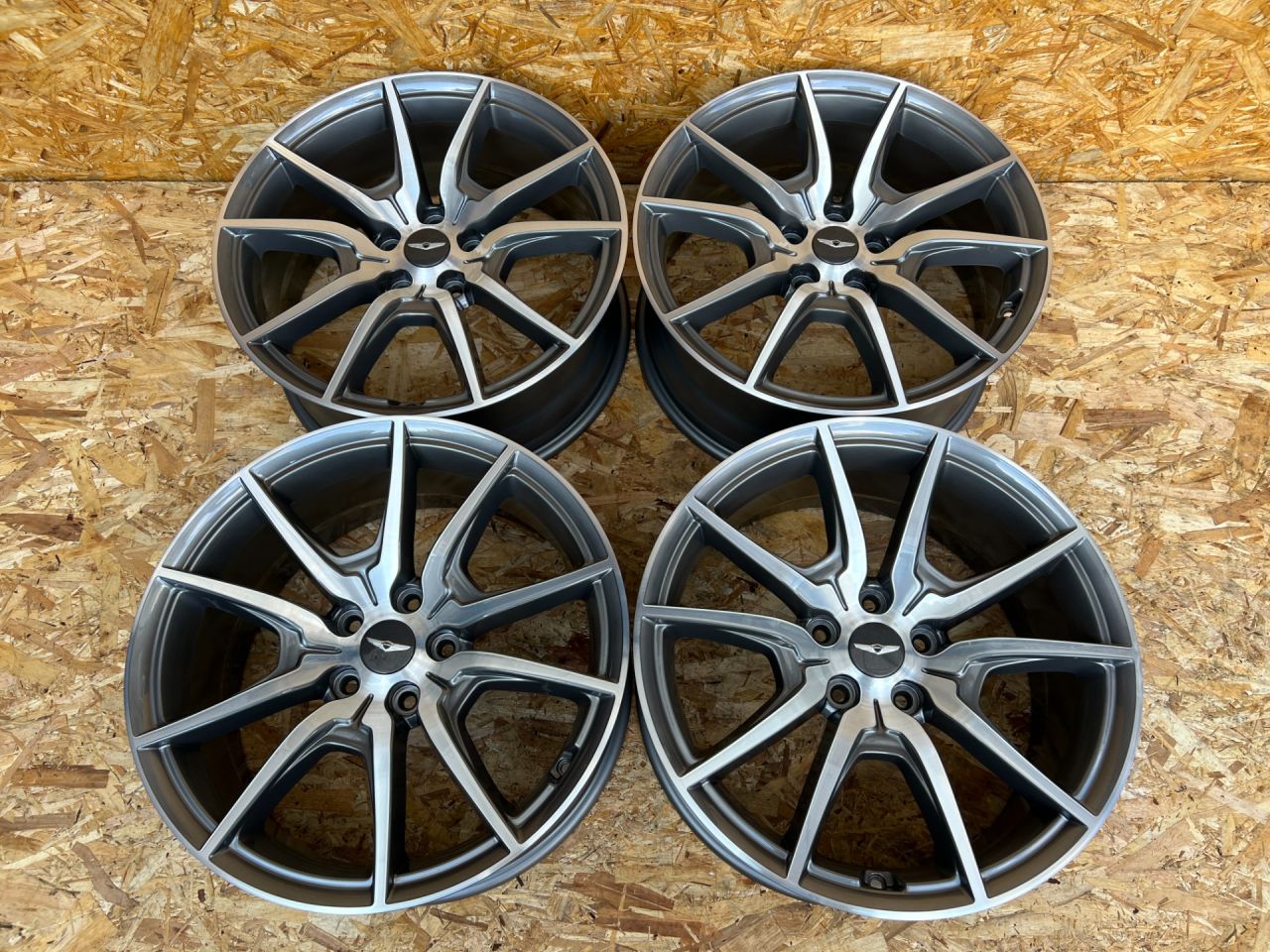 диск литой Genesis G70 1 поколение 2019, 2.0 л., G4KL, бензин, АКПП, седан, 52910G9250 - фото №1