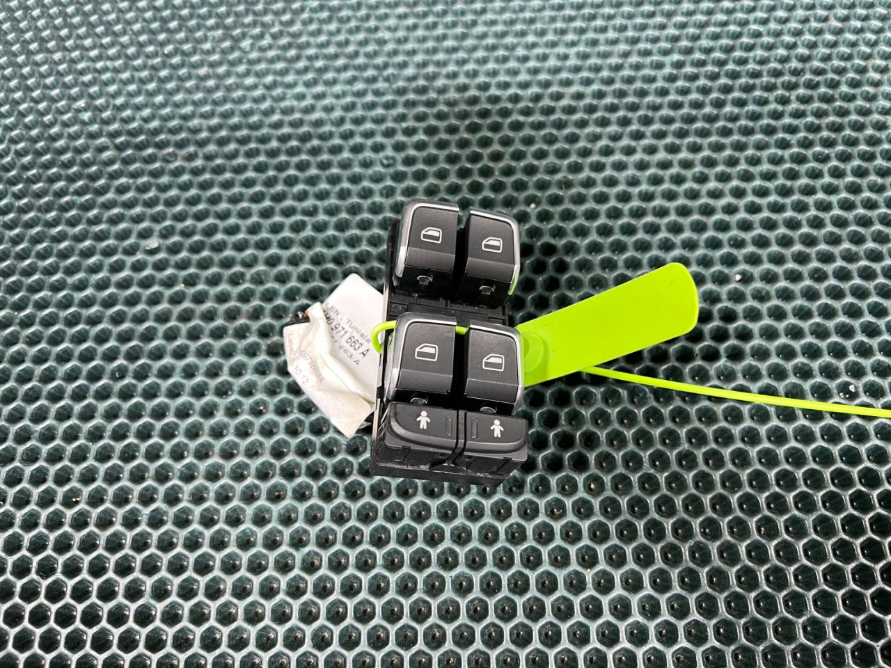 блок управления стеклоподъемниками Audi A8 D4/4H 2012, 4.2 л., CDRA, бензин, АКПП, седан, 4H0959851E - фото №1