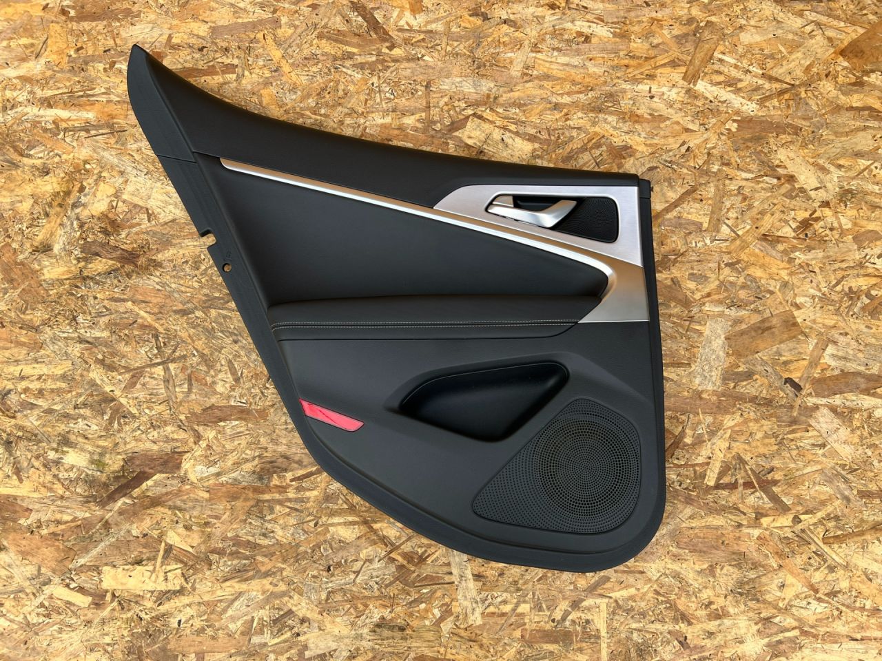 обшивка двери задняя левая Genesis G70 1 поколение 2019, 2.0 л., G4KL, бензин, АКПП, седан, 83611G9010, 83301-G9920NN1 - фото №1