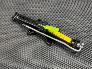 домкрат Jaguar XE 1 поколение 2017, 2.0 л., 204PT, бензин, АКПП, седан, GX7317080AB, T2H21729