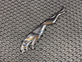 эмблема Jaguar XE 1 поколение X760 2016, 3.0 л., AJ 126, бензин, АКПП, седан, T2H26823, T4N7586, GX73-404D52-CA