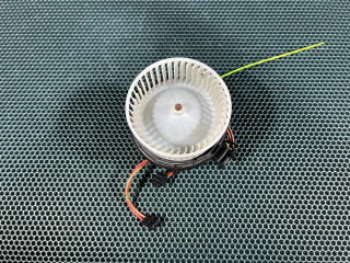 моторчик печки Mercedes-Benz E-Класс W212/S212/C207/A207 [рестайлинг] 2013, 4.7 л., M 278.928, бензин, АКПП, седан, V7771001, W204LL2