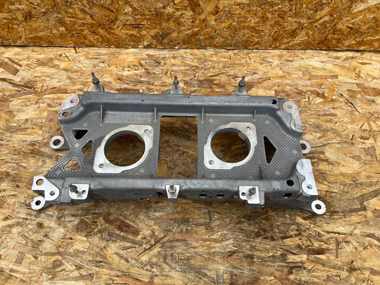 кронштейн двигателя Ford Mustang Mach-E 1 поколение 2023, электро, внедорожник 5 дв., LJ986F065AH - фото №1