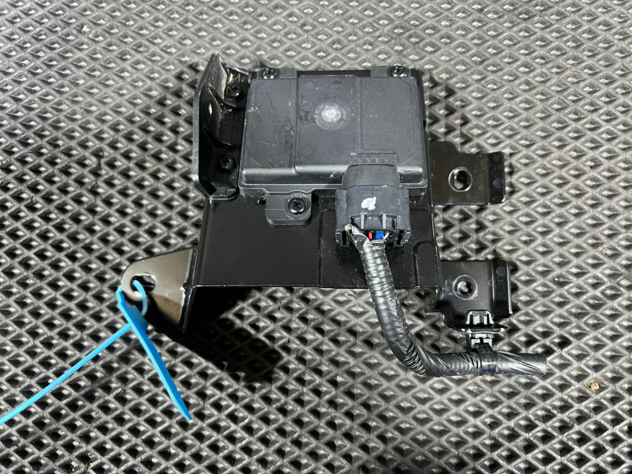 датчик мертвых (слепых) зон Hyundai Tucson 4 поколение 2024, 2.5 л., G4KN, бензин, АКПП, внедорожник 5 дв., 99150-CW100, 99155N9000 - фото №1