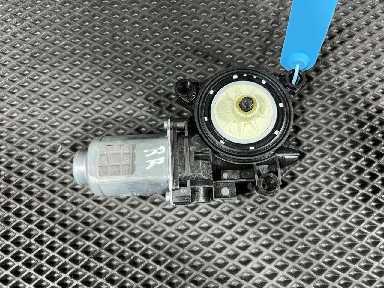 моторчик стеклоподъемника задний правый Hyundai Tucson 4 поколение 2024, 2.5 л., G4KN, бензин, АКПП, внедорожник 5 дв., 83460-N9000 - фото №1