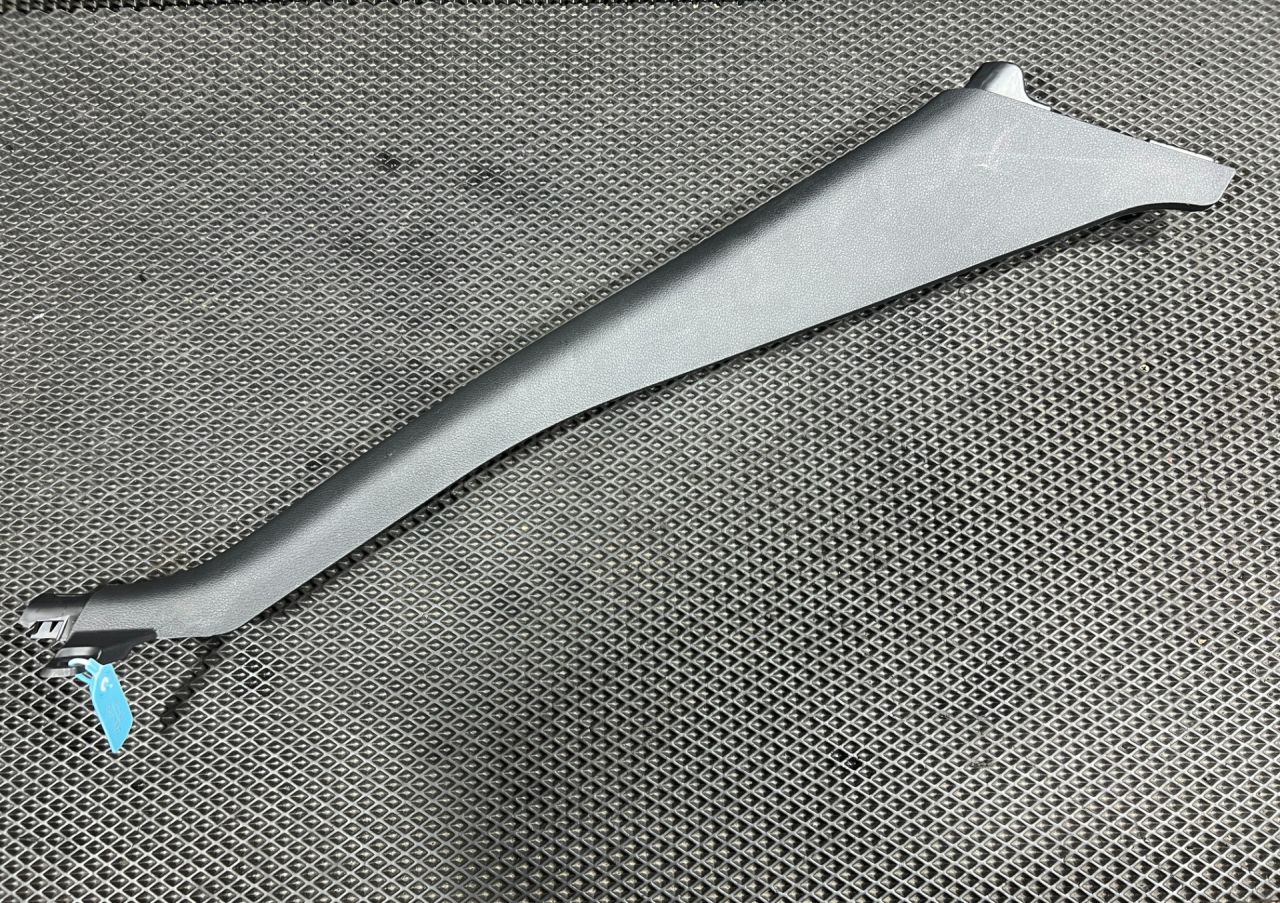 пластик Genesis G70 1 поколение 2019, 2.0 л., G4KL, бензин, АКПП, седан, 85890G9000NNB - фото №1