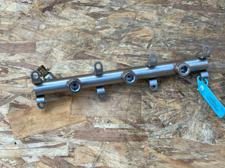 топливная рампа Audi S4 B9 [рестайлинг] 2021, 3.0 л., CWGD, бензин, АКПП, седан, полный привод, 06M133315L