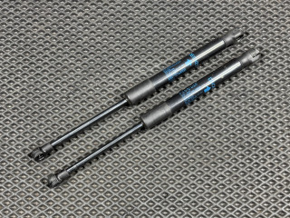 амортизатор капота Porsche Macan 1 поколение [рестайлинг] 95B 2021, 3.0 л., MCT.MA, бензин, АКПП, внедорожник 5 дв., 95B823359