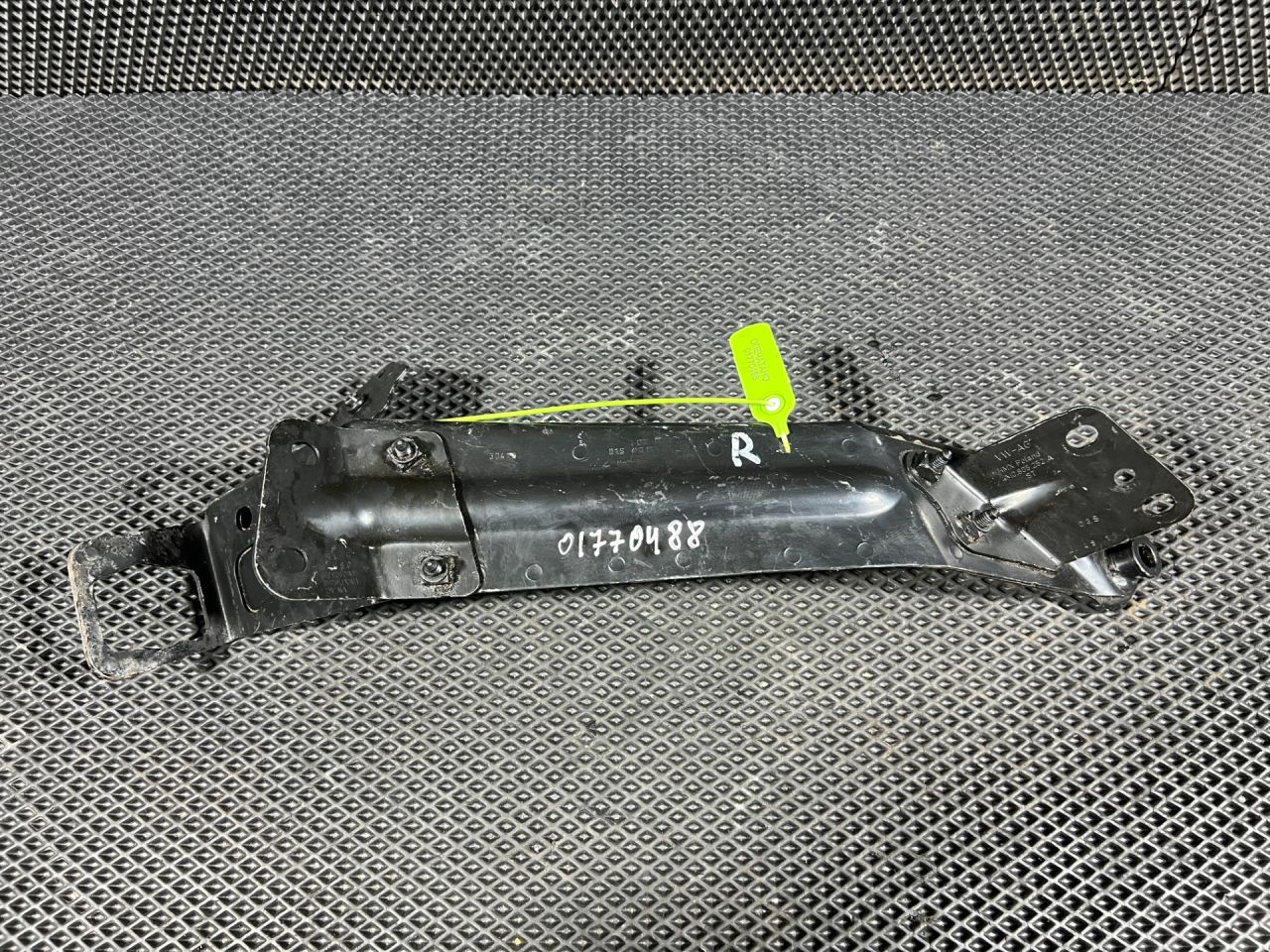 кронштейн (крепление) Audi Q7 4M 2017, 3.0 л., CREC, бензин, АКПП, внедорожник 5 дв., 4M0804570, 4M0805354, 4M0805358, 4M0805252A - фото №1