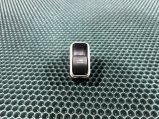 кнопка стеклоподъемника двери Mercedes-Benz CLA-Класс C118 2021, 2.0 л., бензин, АКПП, A1679050201