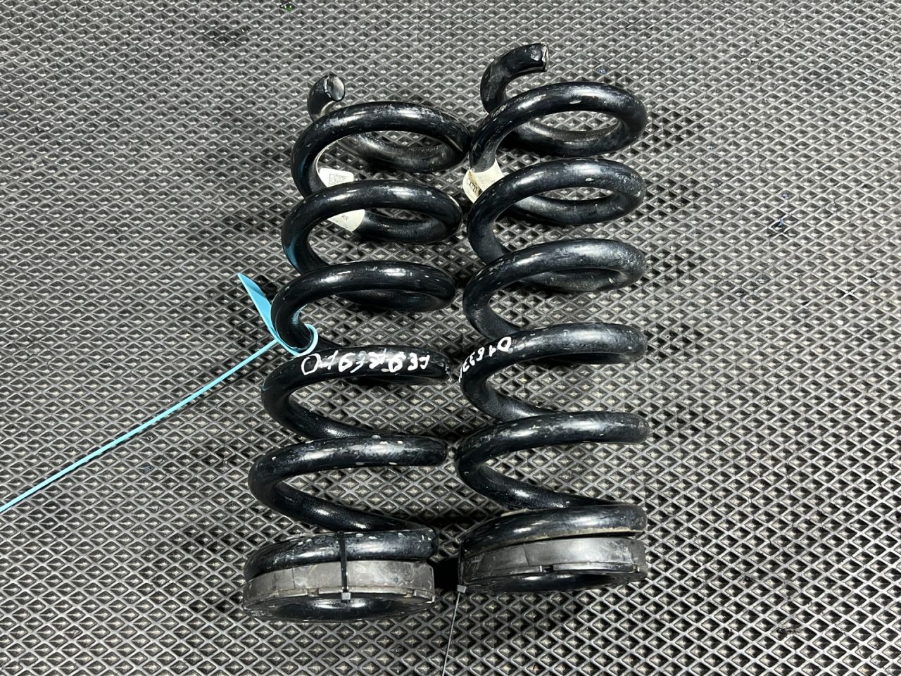 пружина задняя Ford Mustang Mach-E 1 поколение 2023, электро, внедорожник 5 дв., LJ9C5560ANF - фото №1