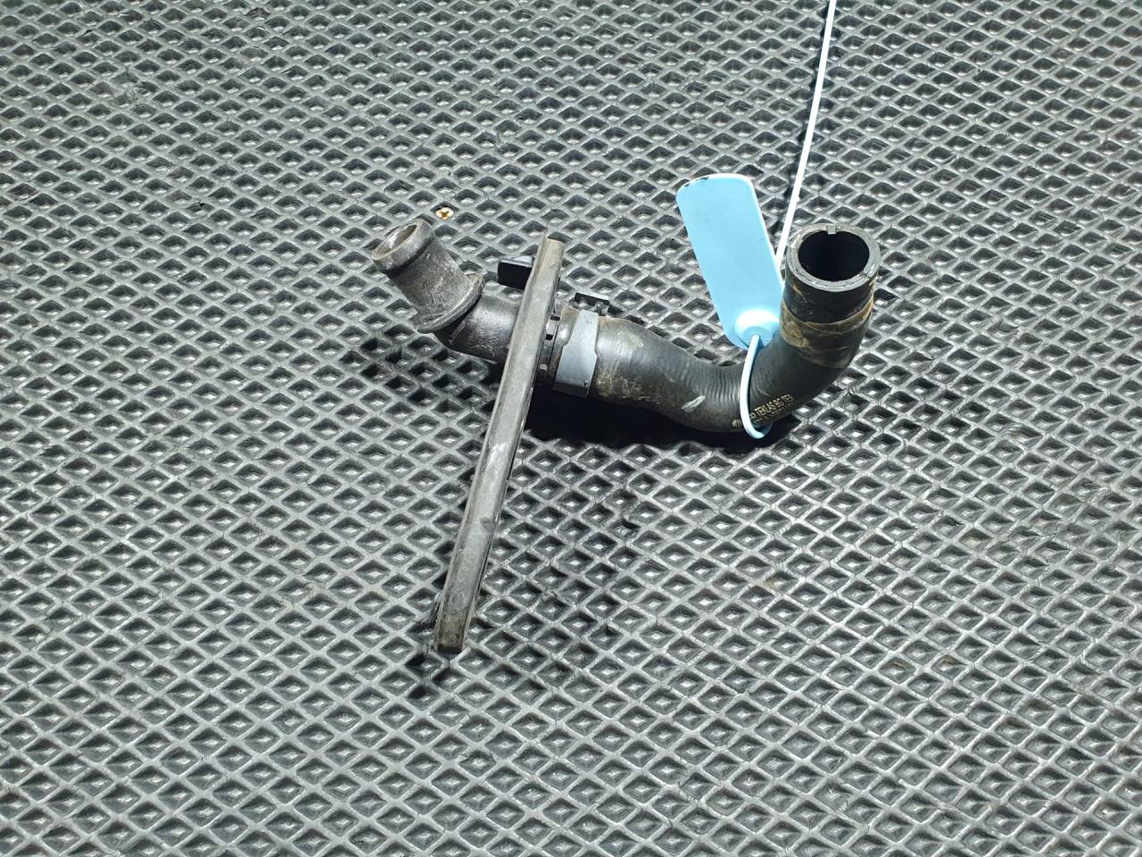 патрубок (трубопровод, шланг) Audi A4 B9 2018, 2.0 л., бензин, АКПП, седан, 8W1819372A, 8W0122291AB - фото №1