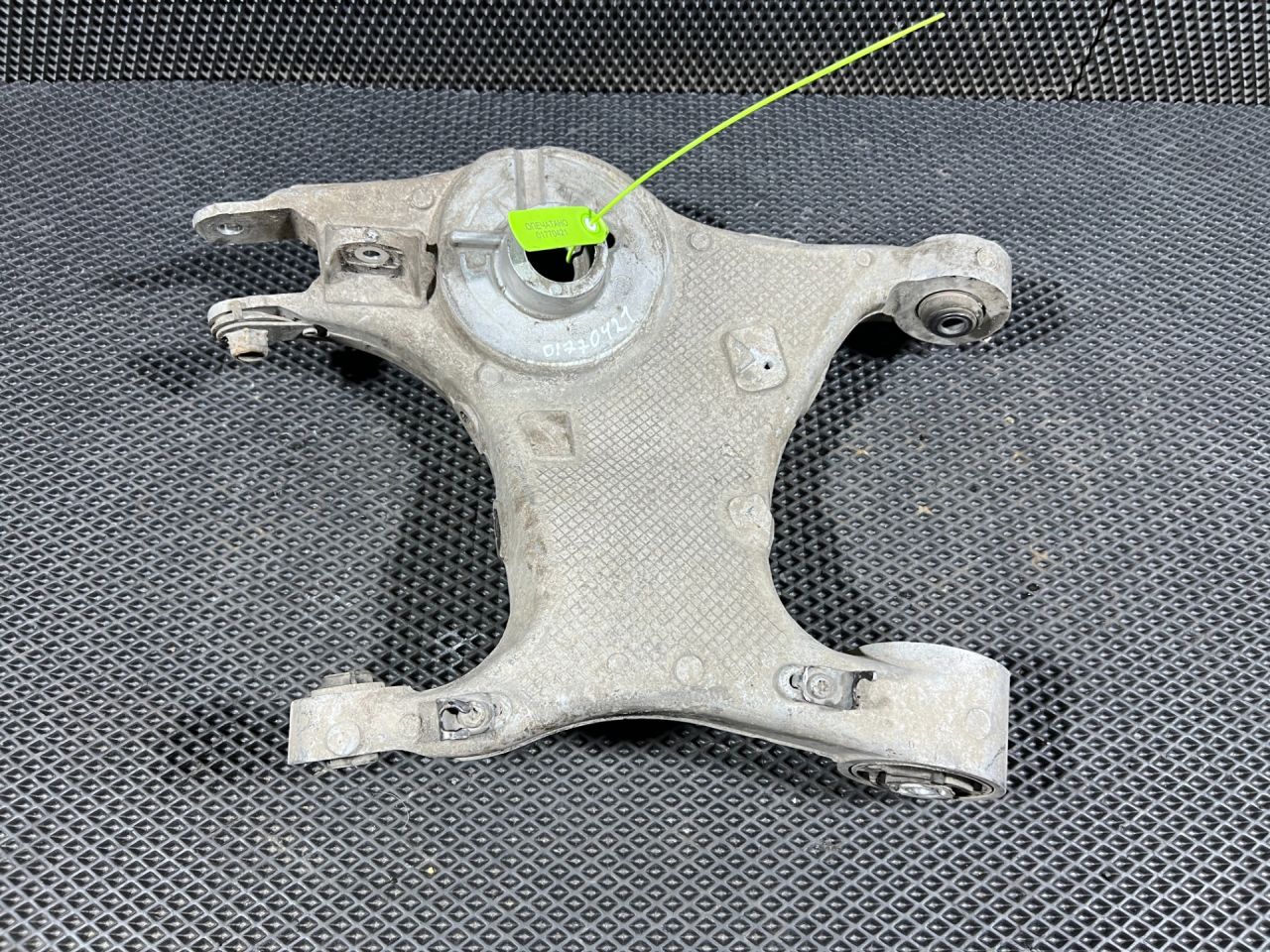 рычаг задний правый Land Rover Range Rover Velar 1 поколение 2018, 3.0 л., бензин, АКПП, внедорожник 5 дв., HK83-5B530-AE, T4A30809, T4A1007, LR116284, LR090535 - фото №1