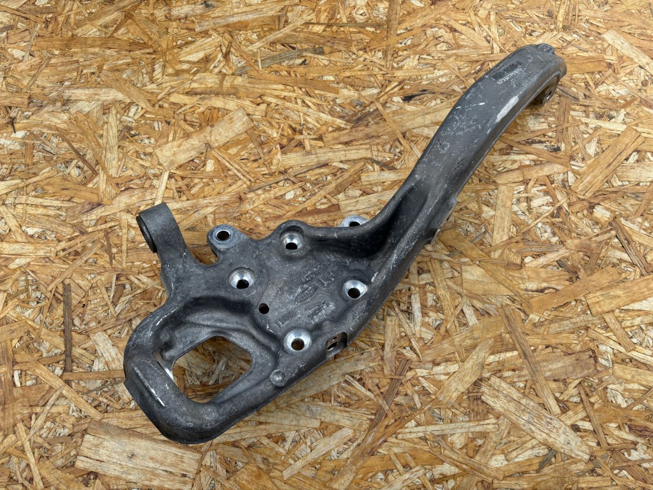 кулак поворотный левый Jaguar XE 1 поколение X760 2016, 3.0 л., бензин, АКПП, седан, GX73-3K186-A, T4N19548, GX73-3K186-CB - фото №1