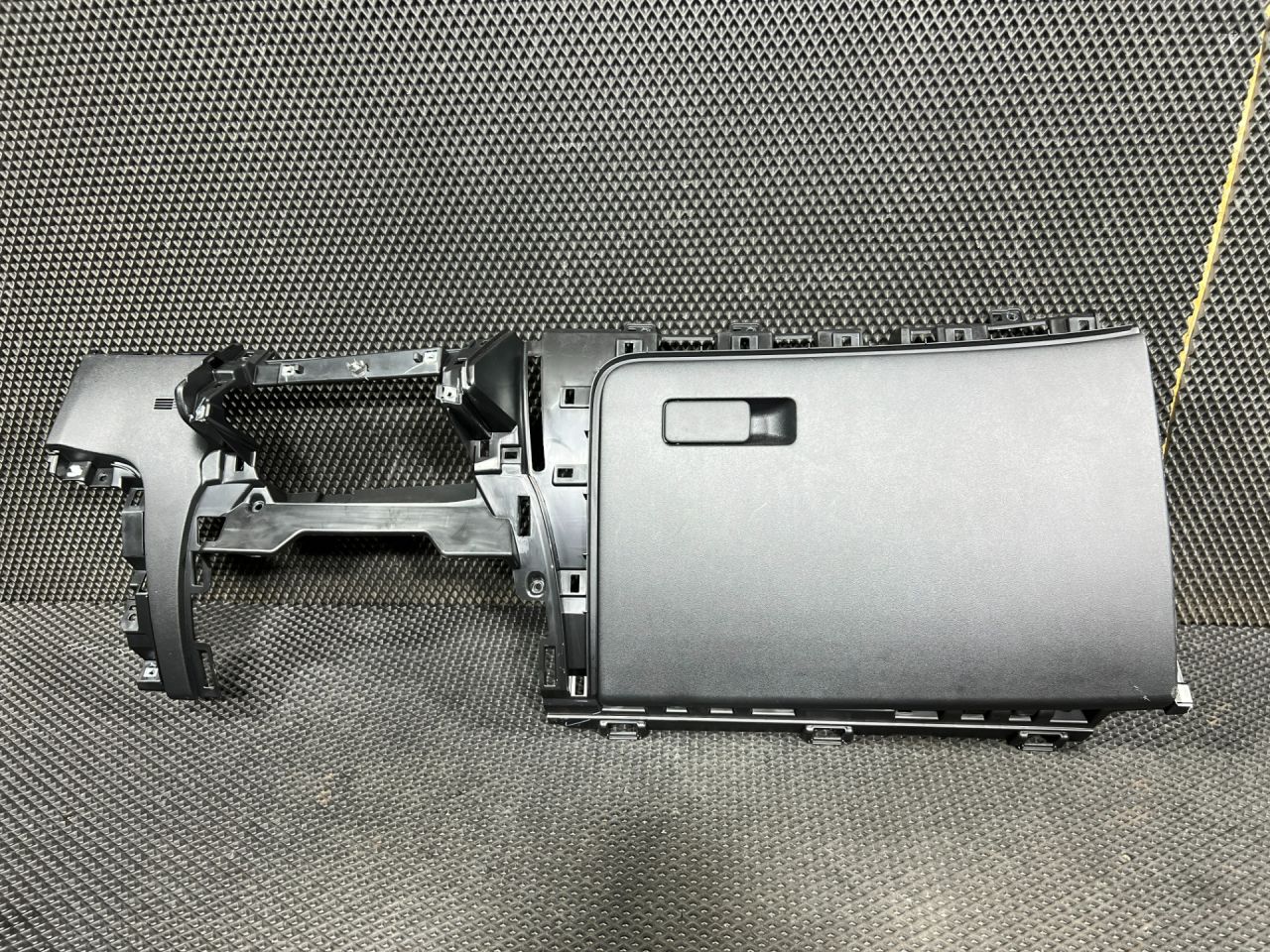 бардачок Hyundai Tucson 4 поколение 2024, 2.5 л., G4KN, бензин, АКПП, внедорожник 5 дв., 84760-CW100NNB - фото №1