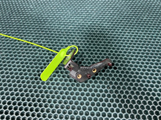 крепление ( кронштейн ) крыла Jaguar XE 1 поколение 2016, 2.0 л., 204PT, бензин, АКПП, седан, GX7316290AD, T4N3013