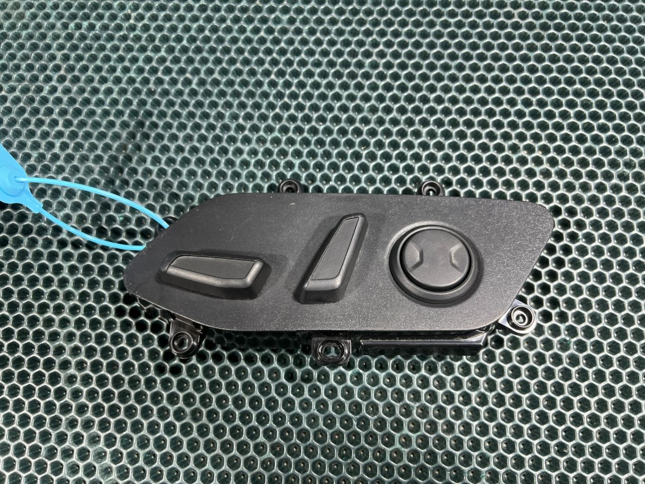 блок управления сиденьем Kia K5 3 поколение 2022, 1.6 л., G4FP, бензин, АКПП, седан, 88070L1410WK - фото №1