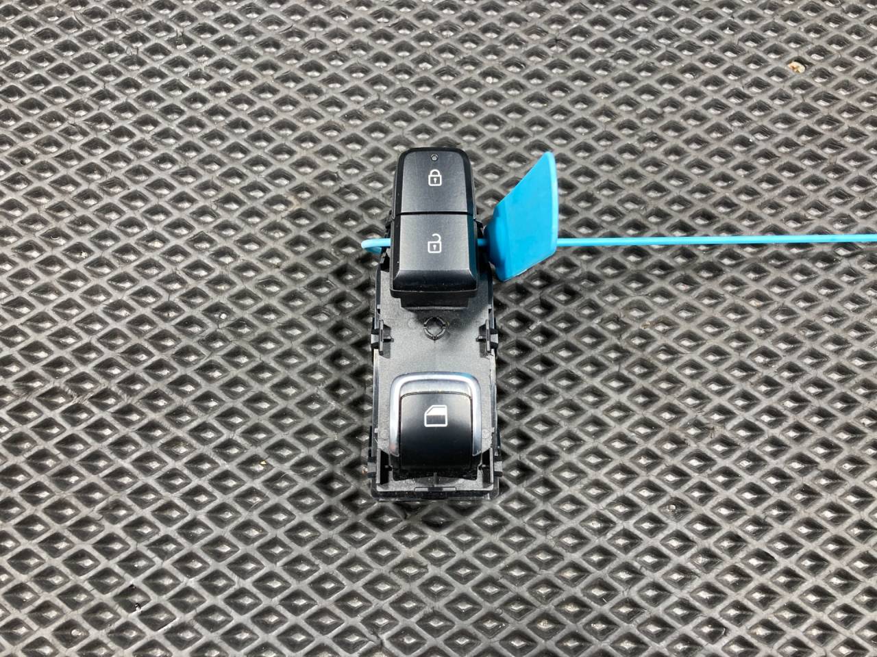 кнопка стеклоподъемника двери Kia K5 3 поколение 2022, 1.6 л., G4FP, бензин, АКПП, 93576L2000 - фото №1