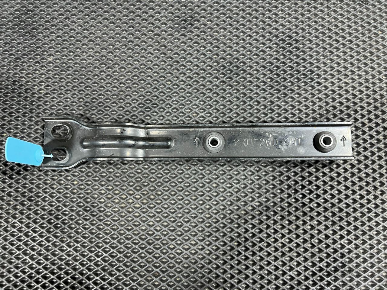 кронштейн глушителя Genesis G70 1 поколение 2019, 2.0 л., G4KL, бензин, АКПП, седан, 28670-J5000 - фото №1