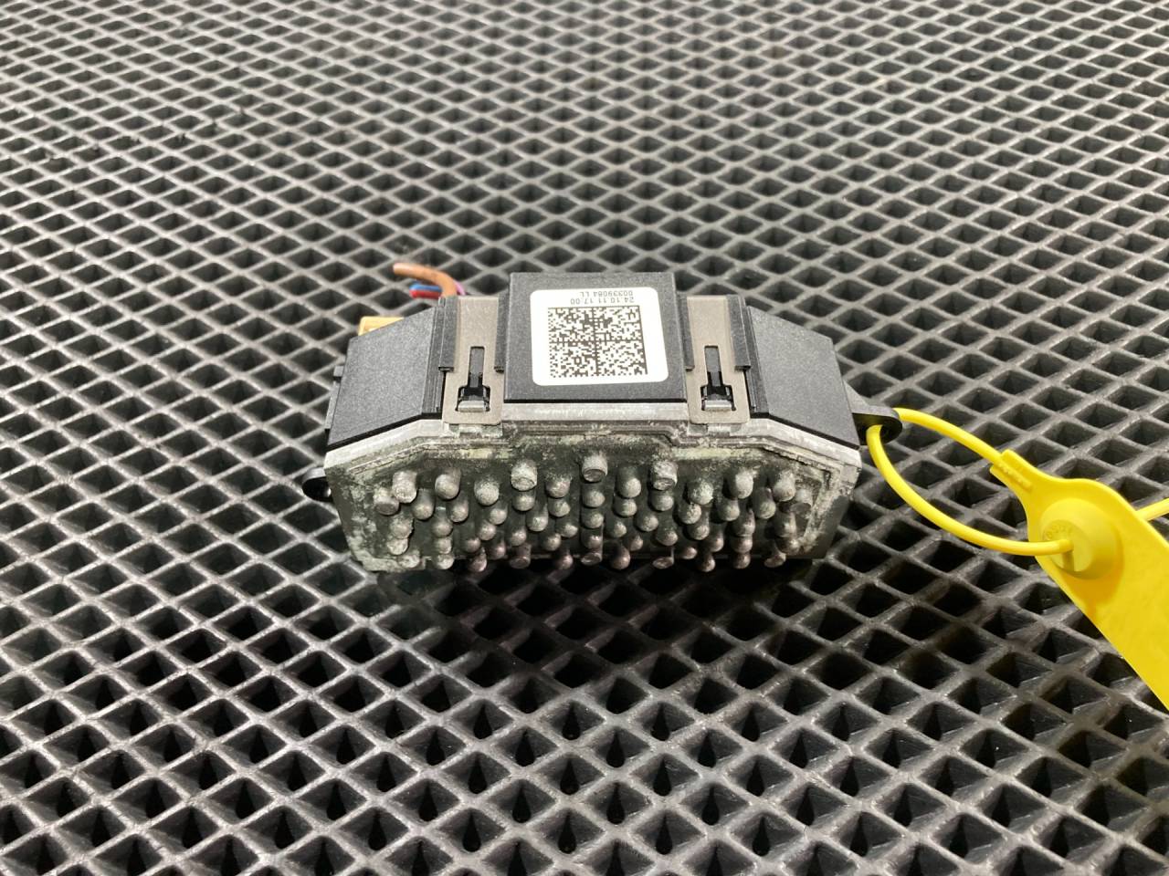 сопротивление печки Audi S5 8T 2008, 4.2 л., CAUA, бензин, АКПП, купе, 8K0820521B, 8K0820521, 8K0820521C, F011500098, 2468106933 - фото №1