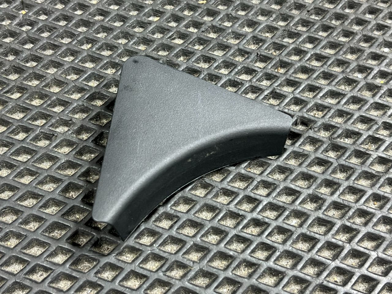 обшивка двери передняя левая Buick Envista 1 поколение 2024, 1.2 л., бензин, АКПП, внедорожник 5 дв., 42817938 - фото №1