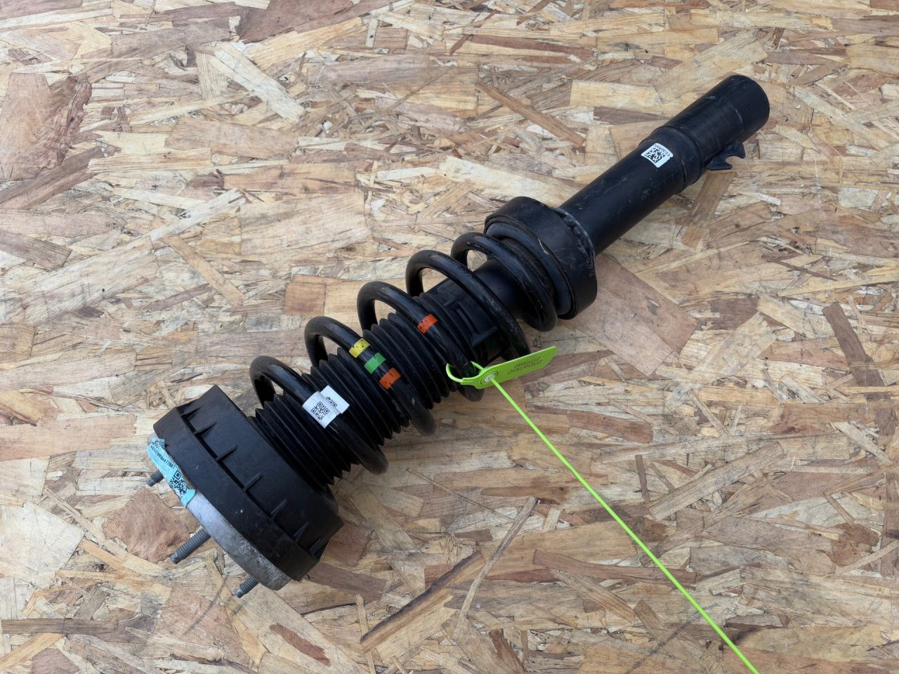 амортизатор передний правый Jaguar XE 1 поколение X760 2017, 3.0 л., AJ 126, бензин, АКПП, седан, T4N16070, HX7318B037PE - фото №1