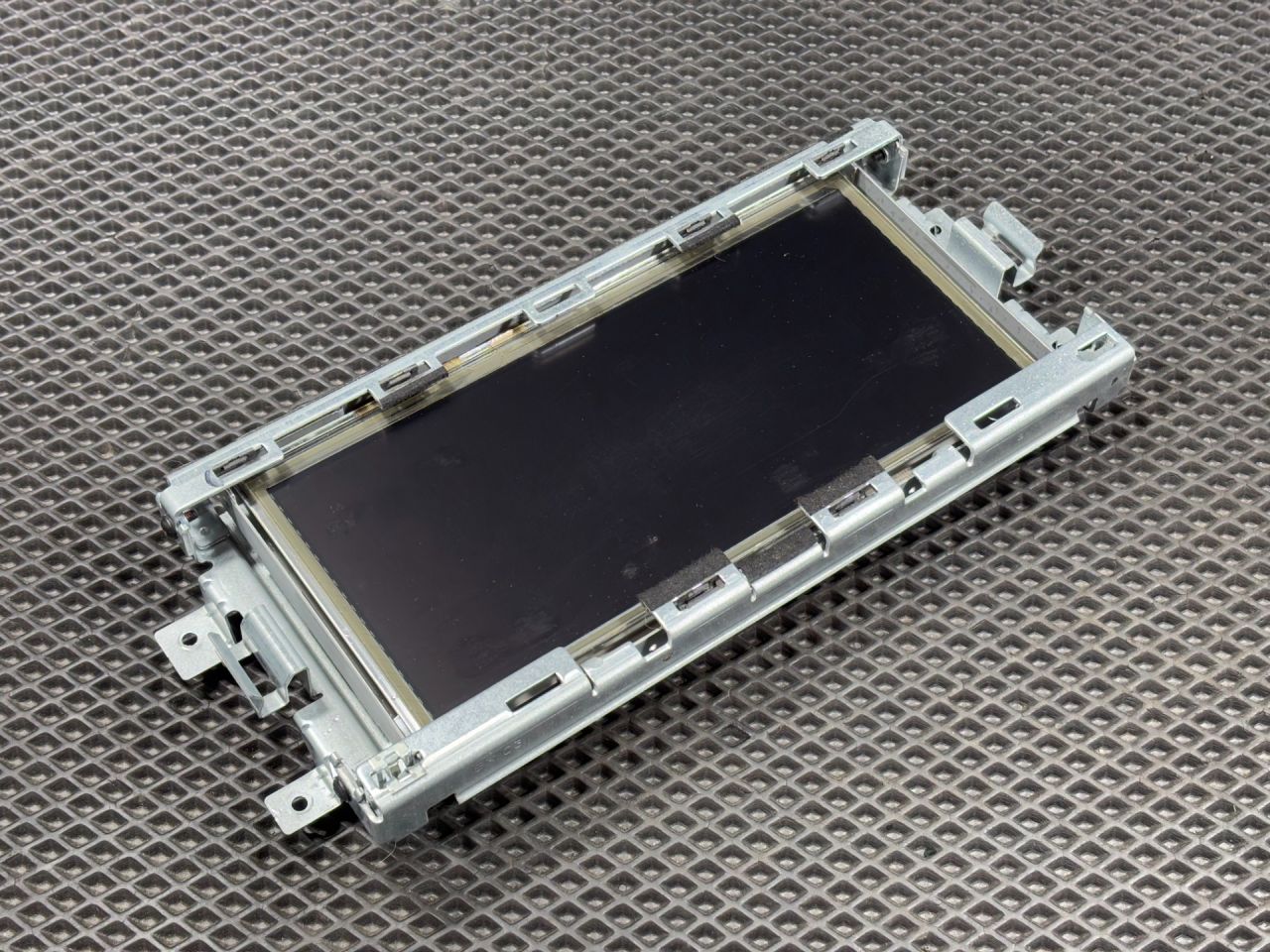 монитор мультимедиа Land Rover Range Rover 4 поколение 2017, 3.0 л., бензин, АКПП, внедорожник 5 дв., GX6319C299AE, T2H24568, T2H14721, T2H21731, LR112397, LR070733, LR078528, LR083653, LR088626 - фото №1