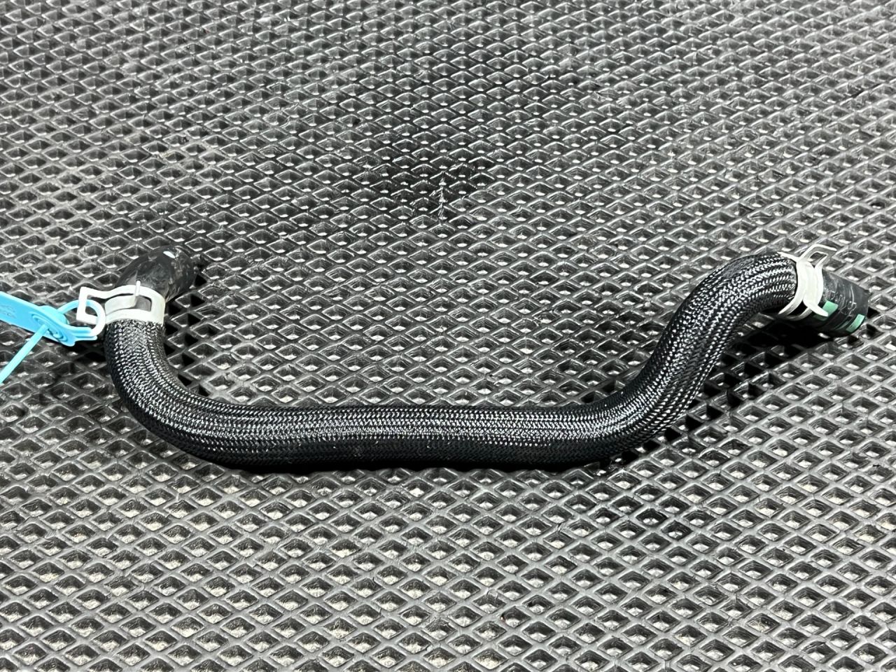 патрубок (трубопровод, шланг) Kia K5 3 поколение 2022, 1.6 л., G4FP, бензин, АКПП, седан, 26710-2M830 - фото №1