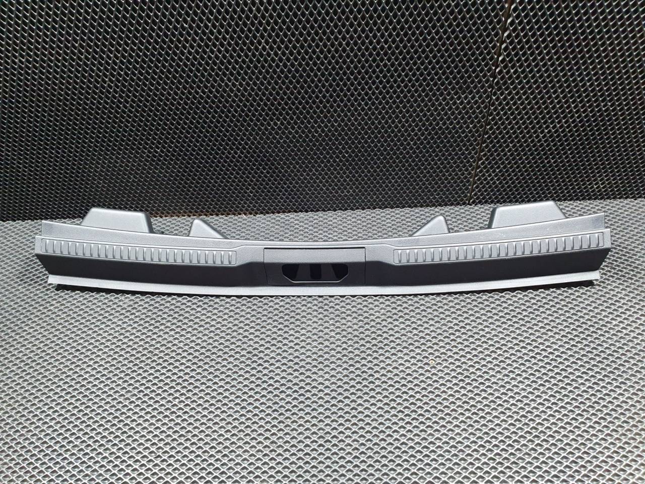 накладка внутренняя на заднюю панель кузова Ford Bronco Sport 1 поколение 2020, 1.5 л., бензин, АКПП, внедорожник 5 дв., M1PB-S404D84-A, M1PB-S404W16-A - фото №1