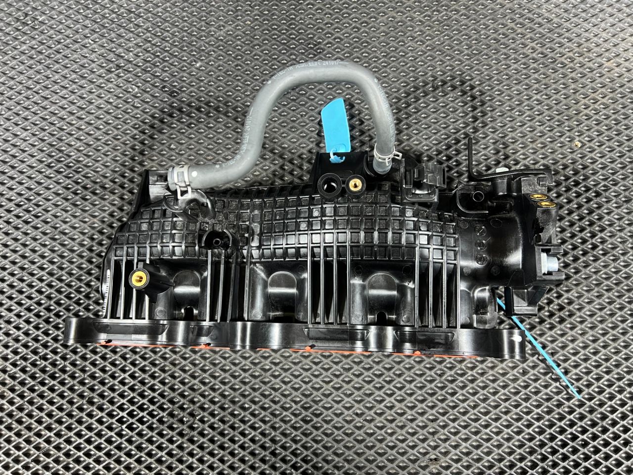 коллектор впускной Honda Accord 11 поколение 2025, 1.5 л., L15B, бензин, вариатор, седан, 6NAA075-214612, 17100-6BA-004 - фото №1