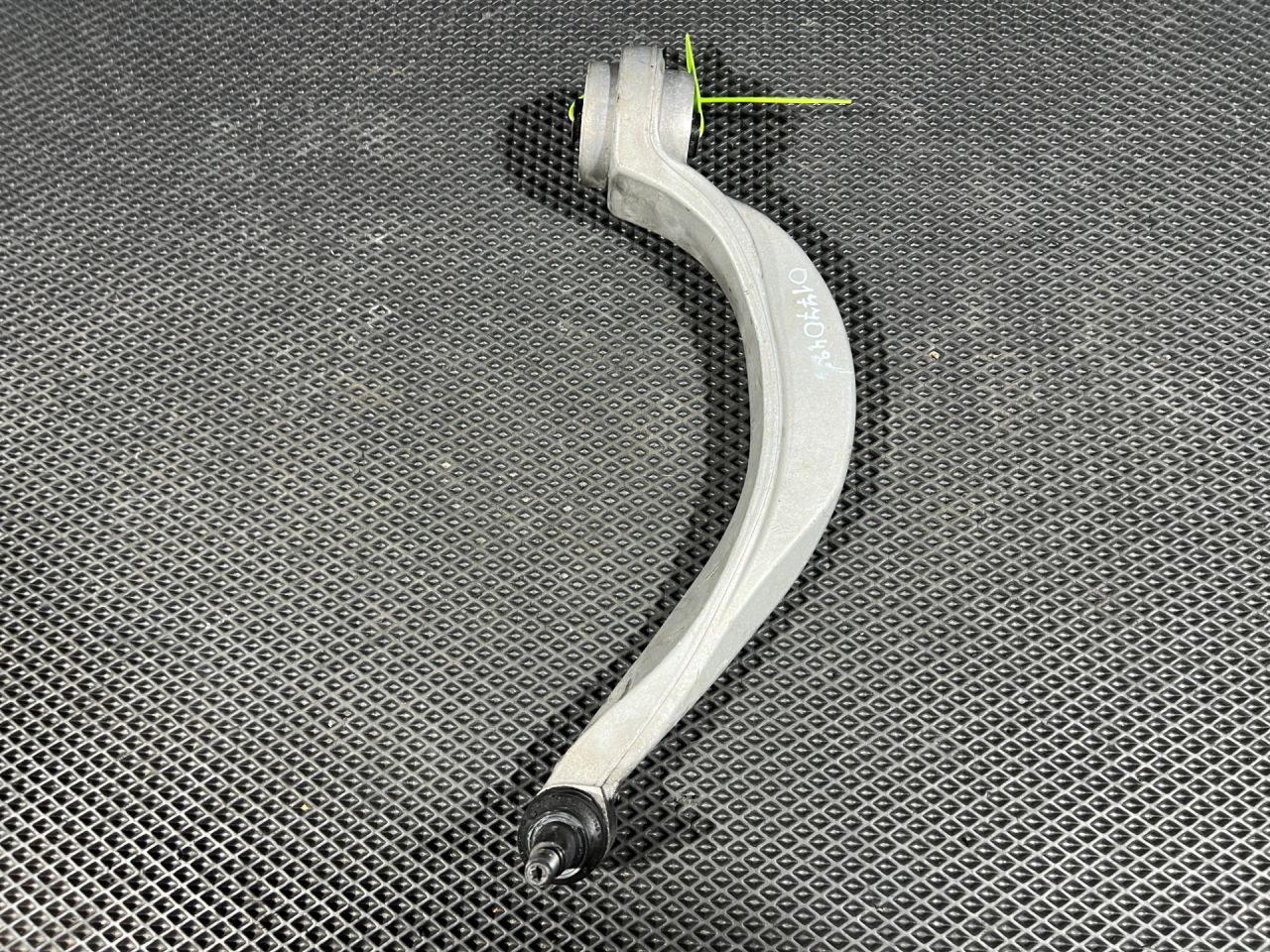 рычаг передний левый Audi A8 D4/4H 2012, 4.2 л., CDRA, бензин, АКПП, седан, 4H0407693F - фото №1