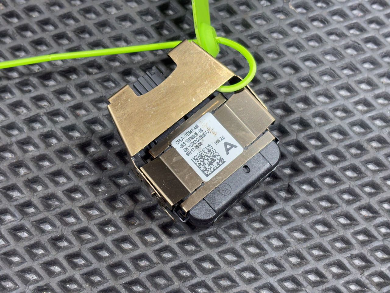 датчик дождя Land Rover Range Rover Sport 2 поколение 2017, 3.0 л., 306PS, бензин, АКПП, внедорожник 5 дв., C2D50935, C2D57306, C2D60343, LR051281, LR059952, LR067046, LR069690, LR074703, LR083315, LR112878, LR137198, CPLA17D547AM - фото №1