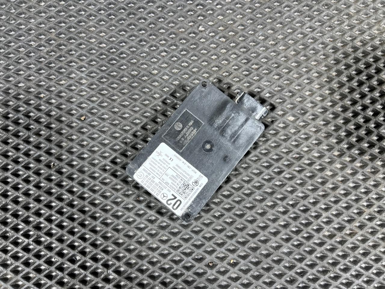 датчик мертвых (слепых) зон Mercedes-Benz S-Класс W222/C217/A217 2015, 4.7 л., M 278.928, бензин, АКПП, внедорожник 5 дв., A0009058702, A0009026613, A0009056700 - фото №1