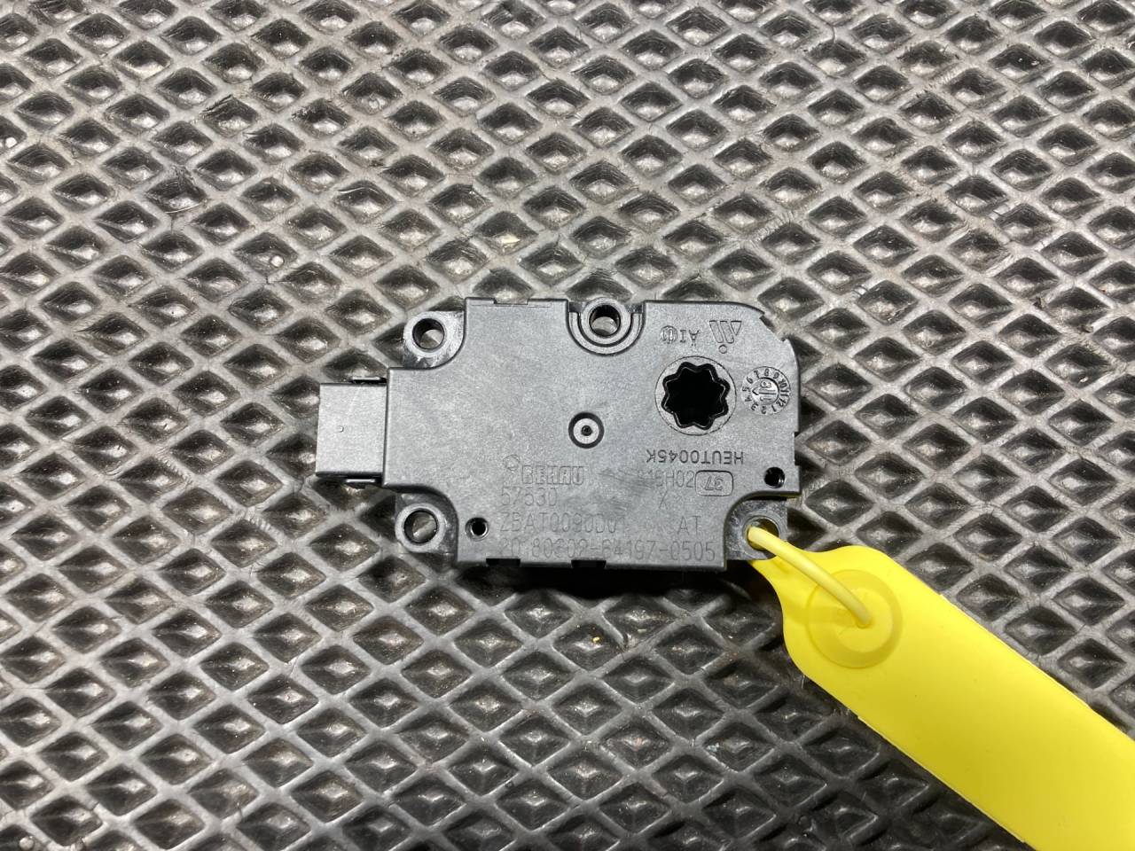 моторчик заслонки печки Audi Q7 4M 2018, 3.0 л., CREC, бензин, АКПП, внедорожник 5 дв., ZBAT0090D01, 57530 - фото №1