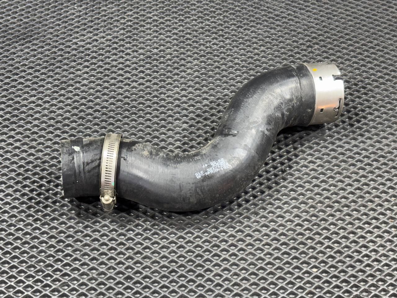 патрубок интеркулера Ford Bronco Sport 1 поколение 2021, 1.5 л., бензин, АКПП, внедорожник 5 дв., LX61-6C646-JA - фото №1