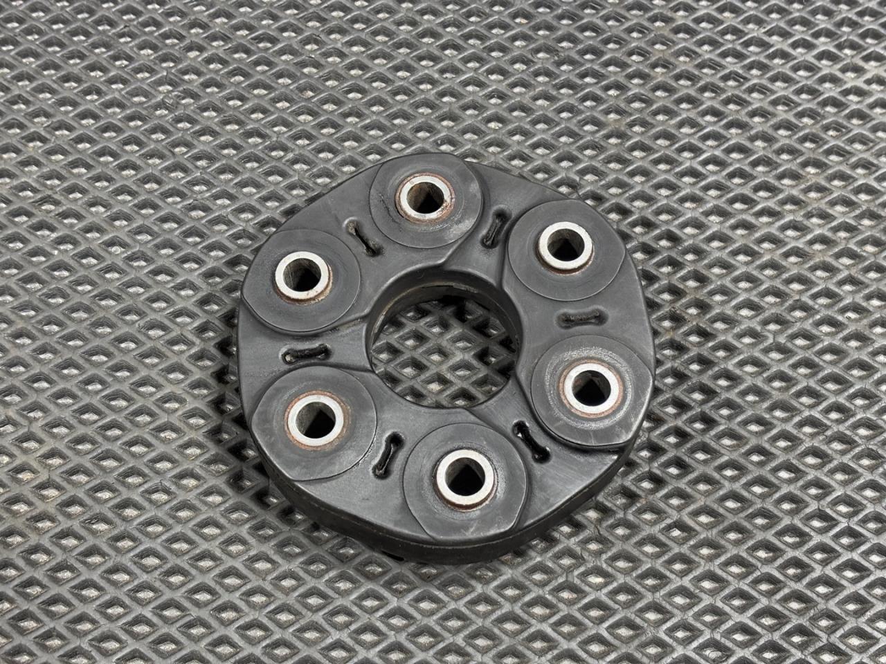 муфта кардана Mercedes-Benz S-Класс W222/C217/A217 2014, 4.7 л., M 278.929, бензин, АКПП, седан, A2104110415 - фото №1