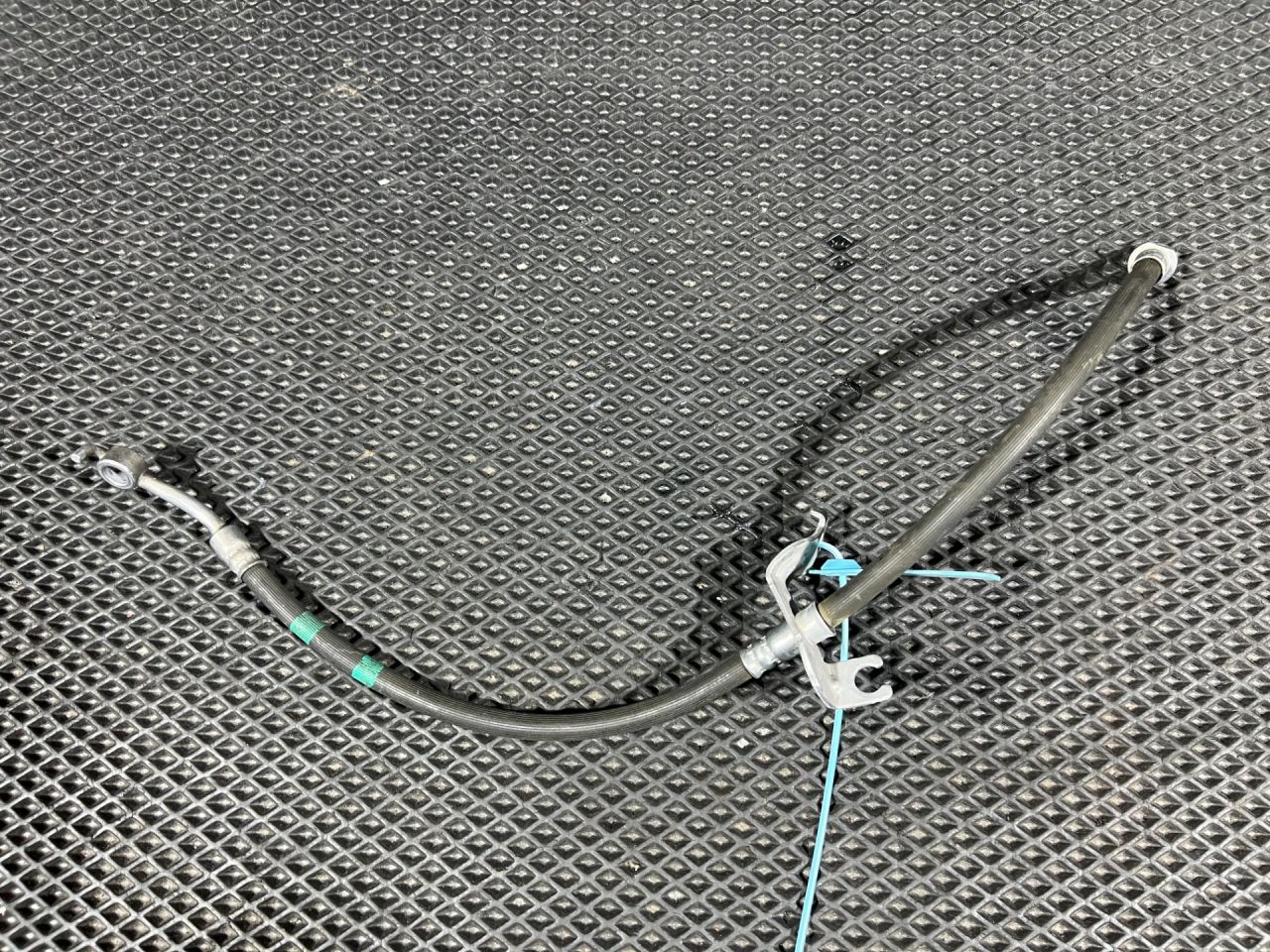 шланг тормозной Kia K5 3 поколение 2022, 1.6 л., G4FP, бензин, АКПП, седан, 58732L1000 - фото №1