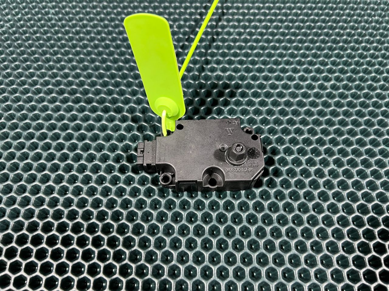 моторчик заслонки печки Mercedes-Benz S-Класс W222/C217/A217 2016, 4.7 л., M 278.928, бензин, АКПП, седан, ZBAT0044D06 - фото №1