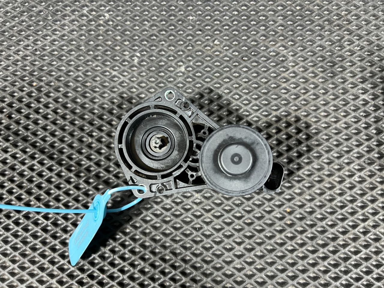 электроручник Honda CR-V 6 поколение 2025, 1.5 л., L15B, бензин, АКПП, внедорожник 5 дв. - фото №1