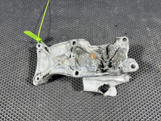 кронштейн двигателя Audi A7 4G 2014, 3.0 л., CGWB, бензин, АКПП, хетчбэк 5 дв., 4G0199307H, 4G0199307, 8K0199387T