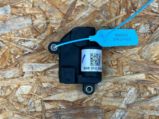 глушитель Porsche Macan GTS 1 поколение [2-й рестайлинг] 95B 2022, 2.9 л., DGR, бензин, АКПП, внедорожник 5 дв., 7PP133246B, 95B253538B