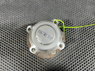 ступица передняя Jaguar XE 1 поколение X760 2017, 3.0 л., AJ 126, бензин, АКПП, седан, T2H42050, T2H2225, GX732C300CA