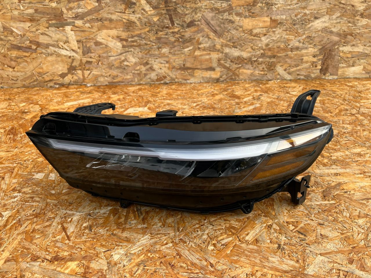 фара левая Honda Accord 11 поколение 2025, 1.5 л., L15B, бензин, вариатор, седан, 3315030AA01 - фото №1