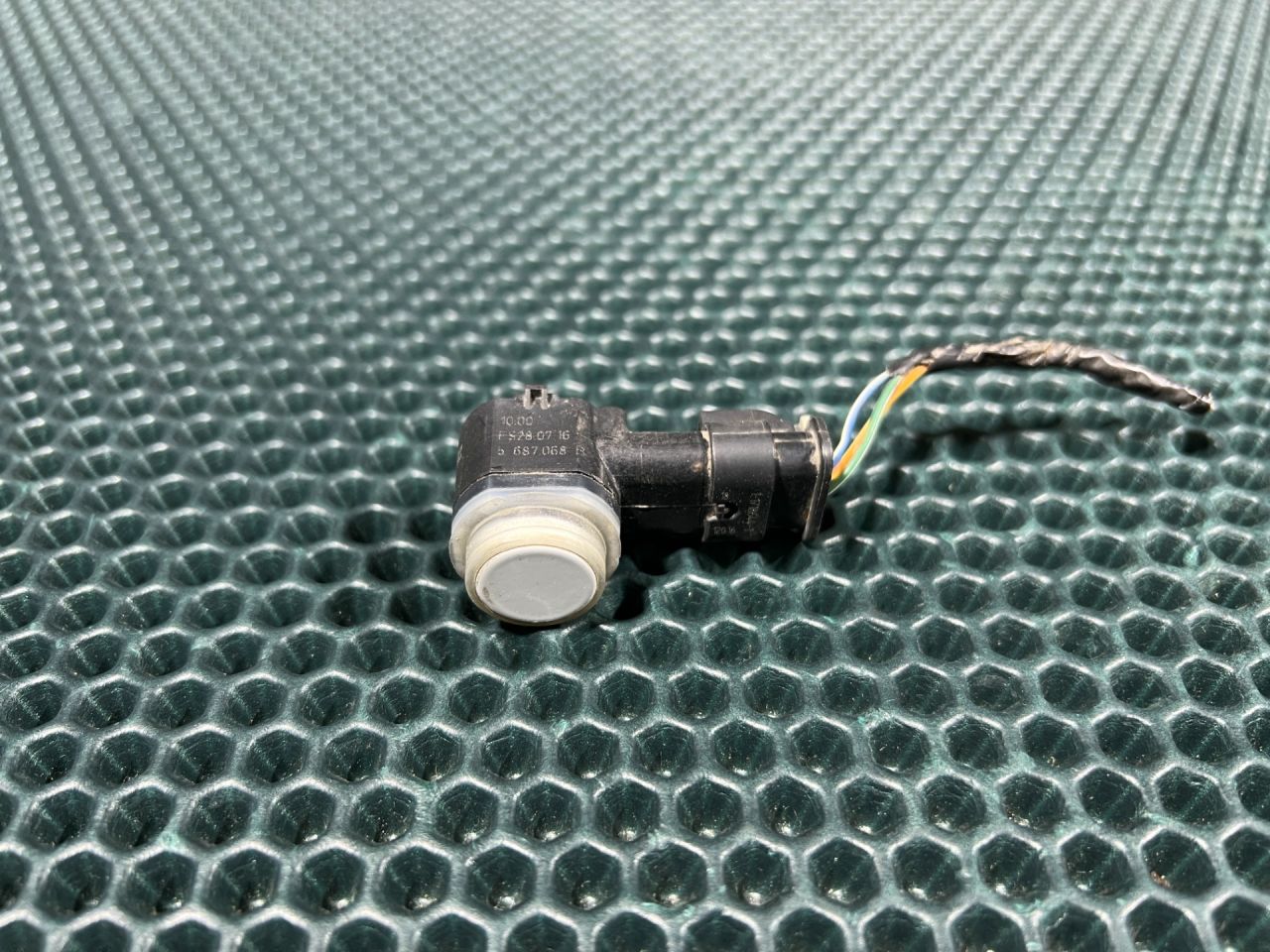 датчик парктроника Jaguar XE 1 поколение X760 2017, 3.0 л., AJ 126, бензин, АКПП, седан, LR010927, 9G92-15K859-AB, C2P20705, JDE28658, JDE9077, LR038084 - фото №1