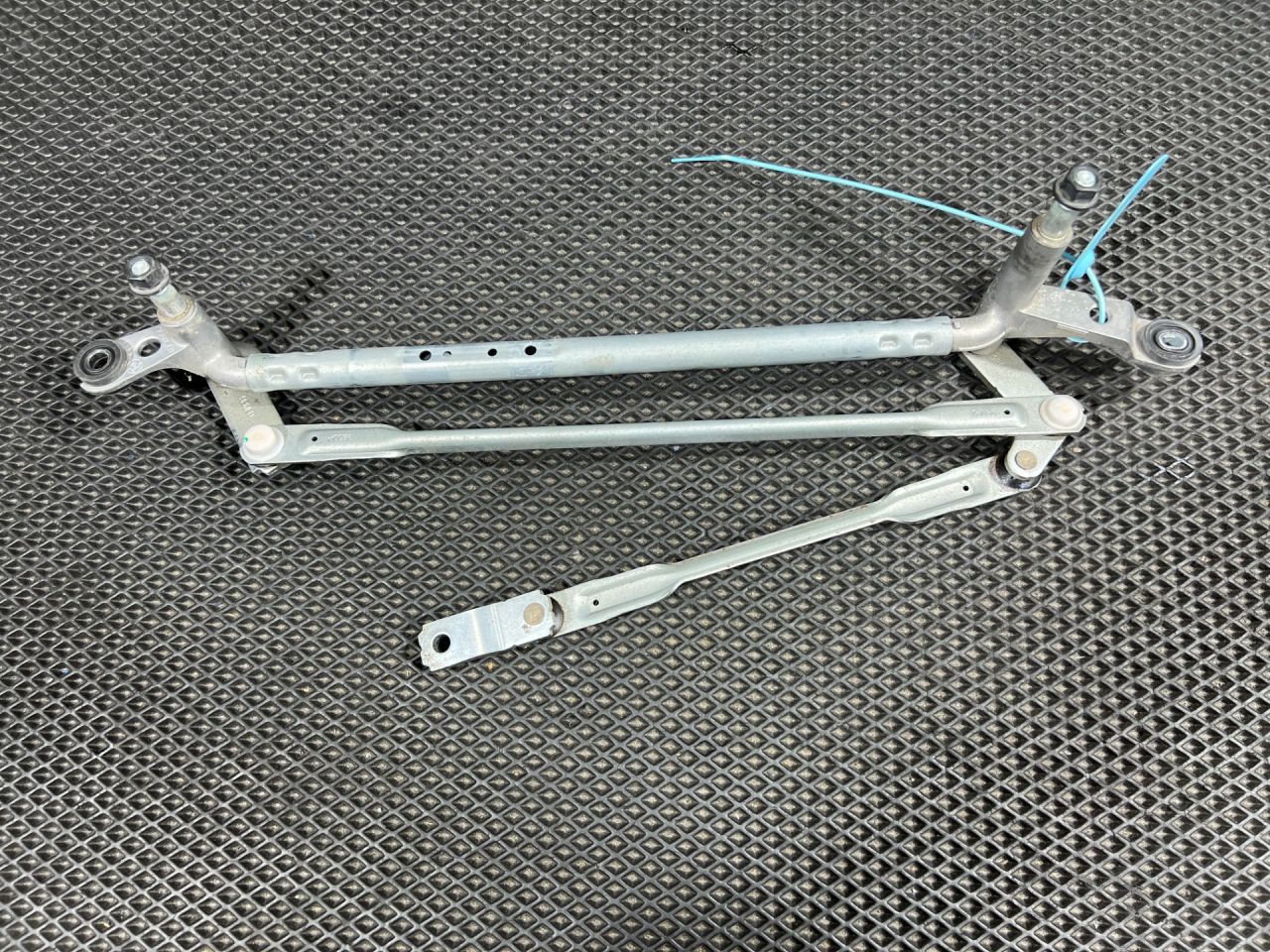 механизм стеклоочистителя (трапеция дворников) Buick Envista 1 поколение 2024, 1.2 л., бензин, АКПП, внедорожник 5 дв., 42840260 - фото №1