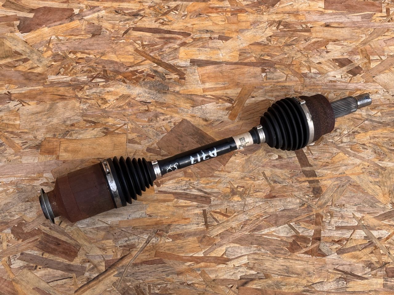 полуось передняя правая (приводной вал, ШРУС) Kia K5 3 поколение 2022, 1.6 л., G4FP, бензин, АКПП, седан, 49501-L3010 - фото №1